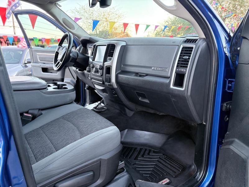 RAM 1500 Big Horn Crew Cab 2WD SWB 2016