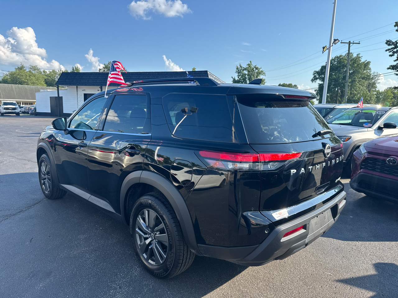Nissan Pathfinder SV 4WD 2022 Nissan Pathfinder SV 4WD 2022