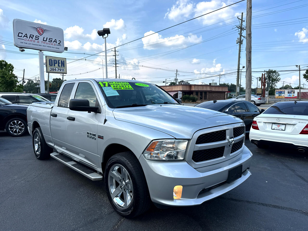 RAM 1500 4WD Quad Cab 140.5" Express 2017 RAM 1500 4WD Quad Cab 140.5" Express 2017