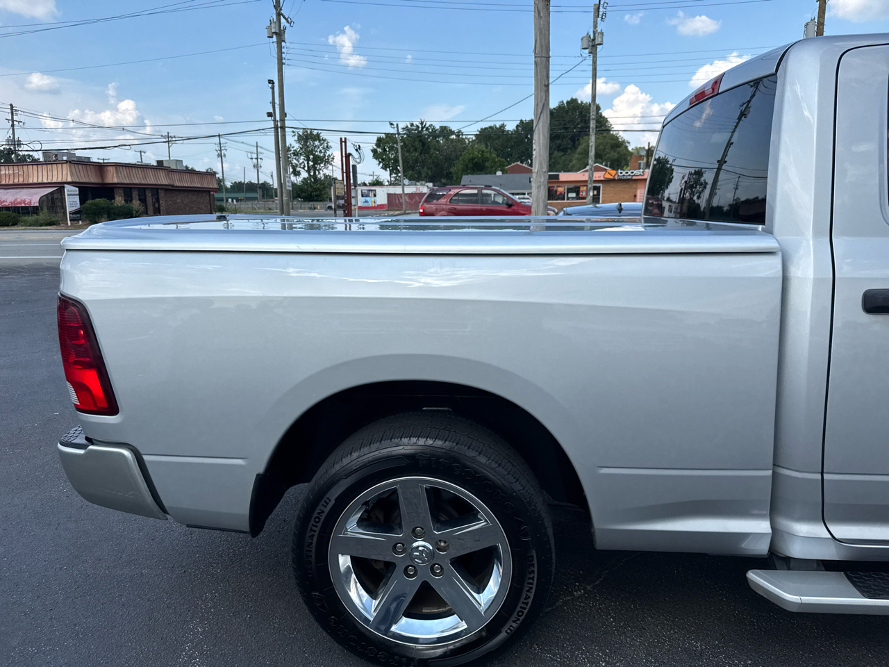 RAM 1500 4WD Quad Cab 140.5" Express 2017 RAM 1500 4WD Quad Cab 140.5" Express 2017