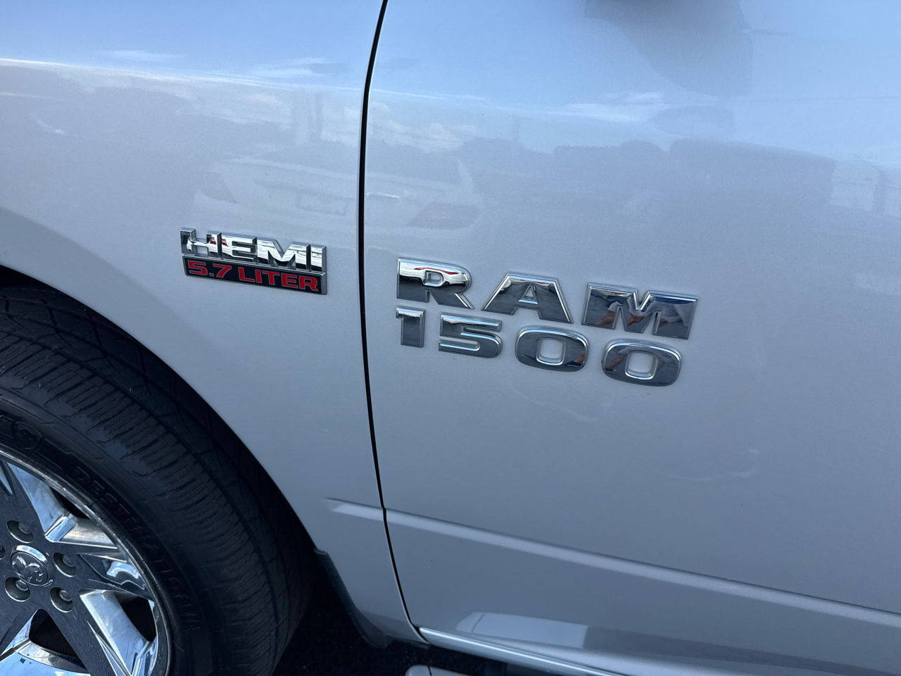 RAM 1500 4WD Quad Cab 140.5" Express 2017 RAM 1500 4WD Quad Cab 140.5" Express 2017