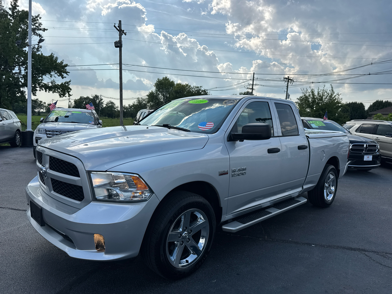 RAM 1500 4WD Quad Cab 140.5" Express 2017 RAM 1500 4WD Quad Cab 140.5" Express 2017