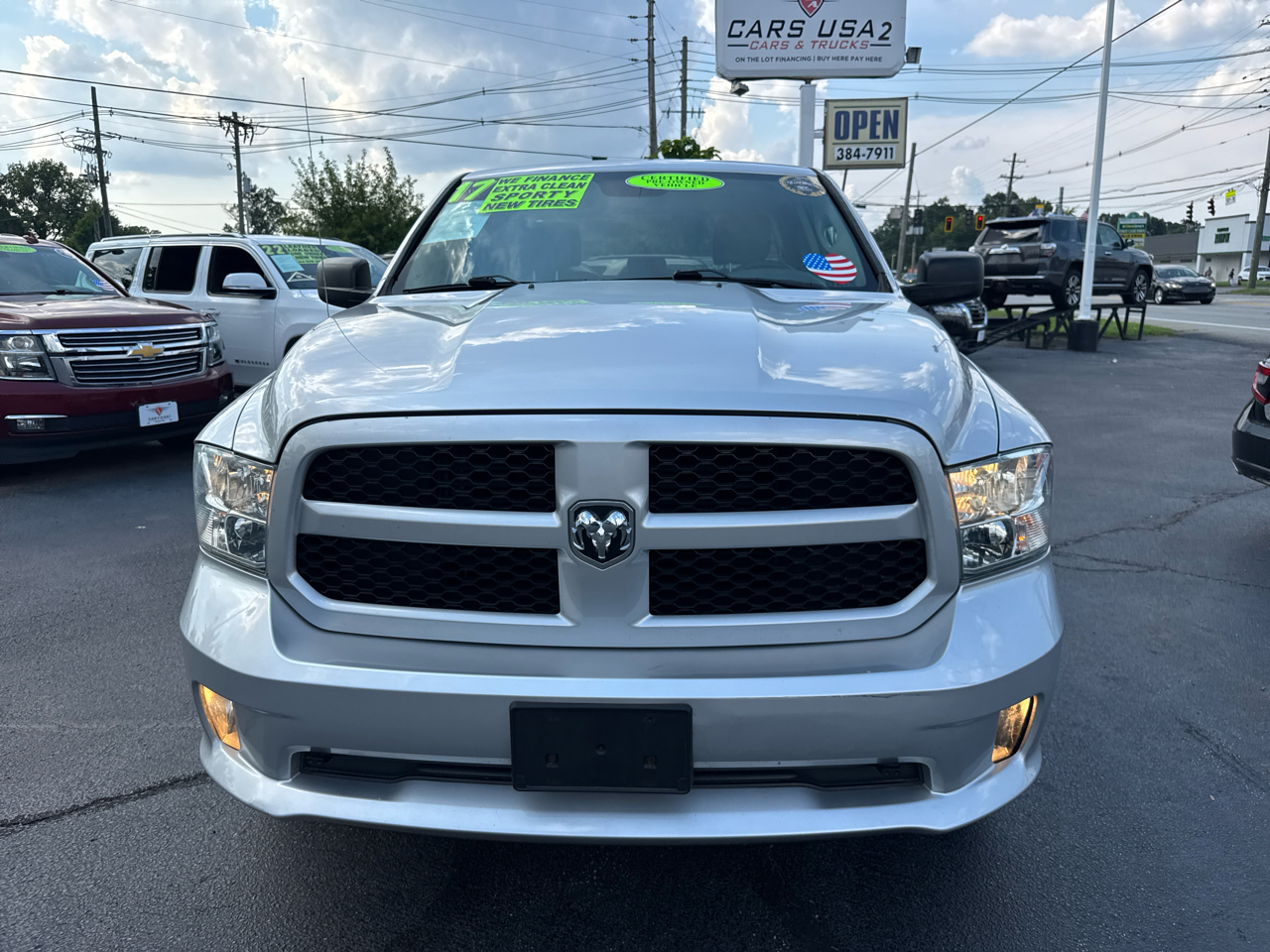 RAM 1500 4WD Quad Cab 140.5" Express 2017 RAM 1500 4WD Quad Cab 140.5" Express 2017