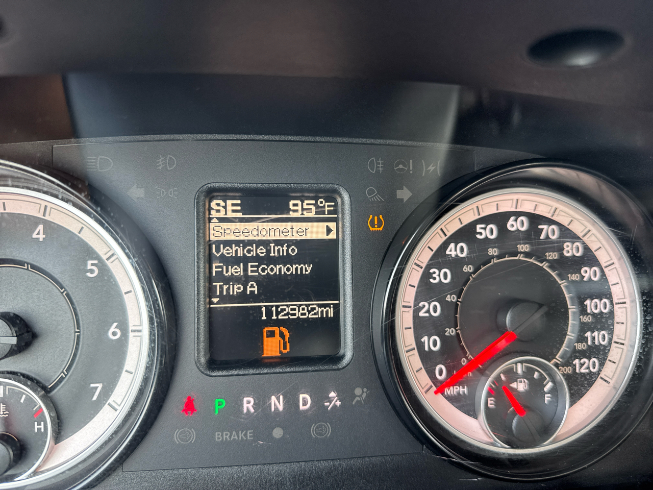 RAM 1500 4WD Quad Cab 140.5" Express 2017 RAM 1500 4WD Quad Cab 140.5" Express 2017