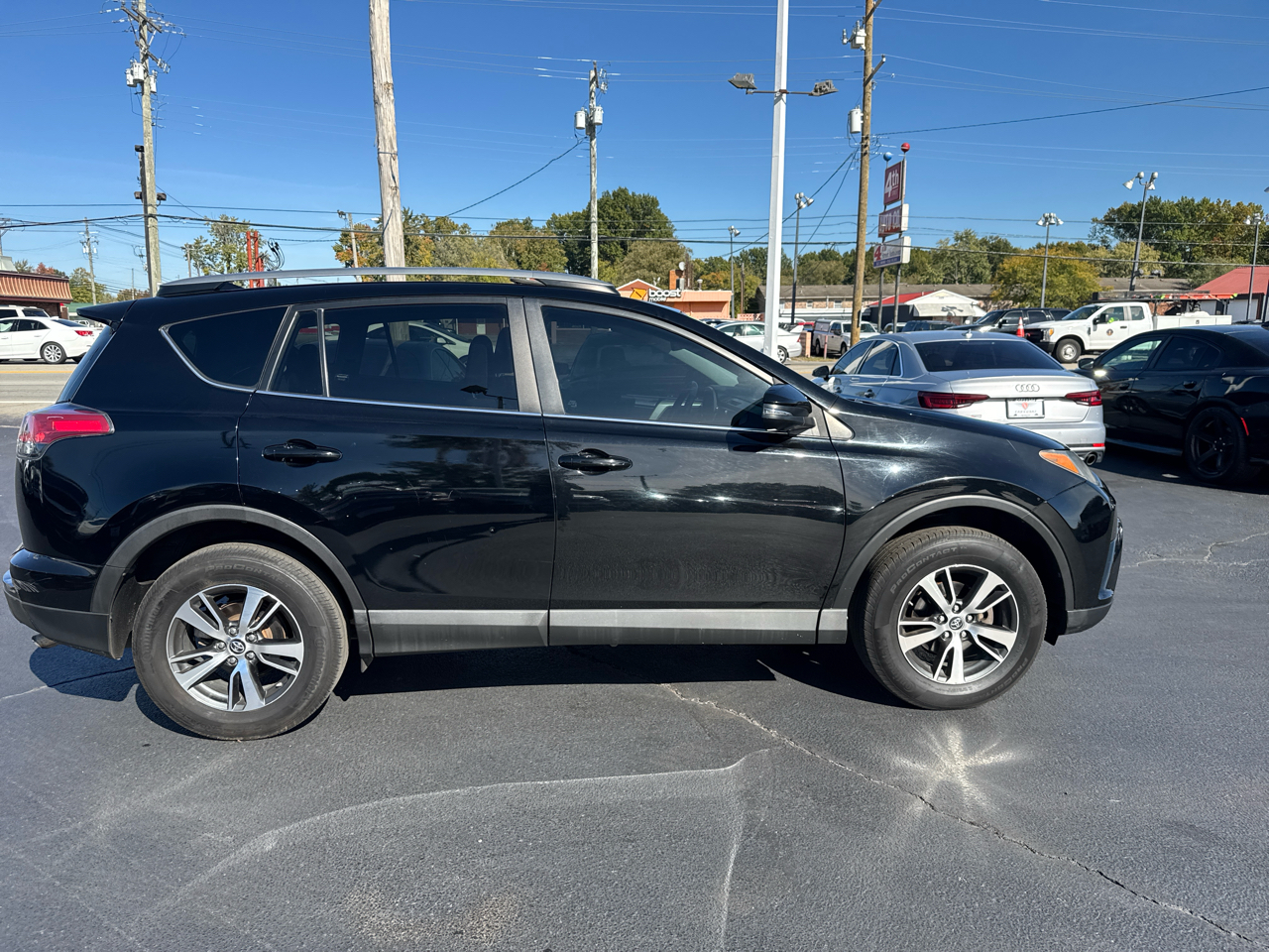 Toyota RAV4 XLE AWD 2017 Toyota RAV4 XLE AWD 2017