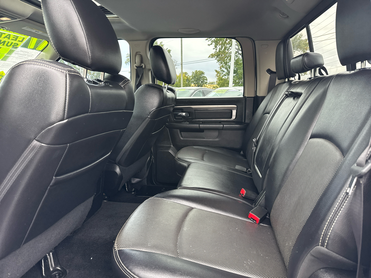 RAM 1500 4WD Crew Cab 140.5" Sport 2017 RAM 1500 4WD Crew Cab 140.5" Sport 2017