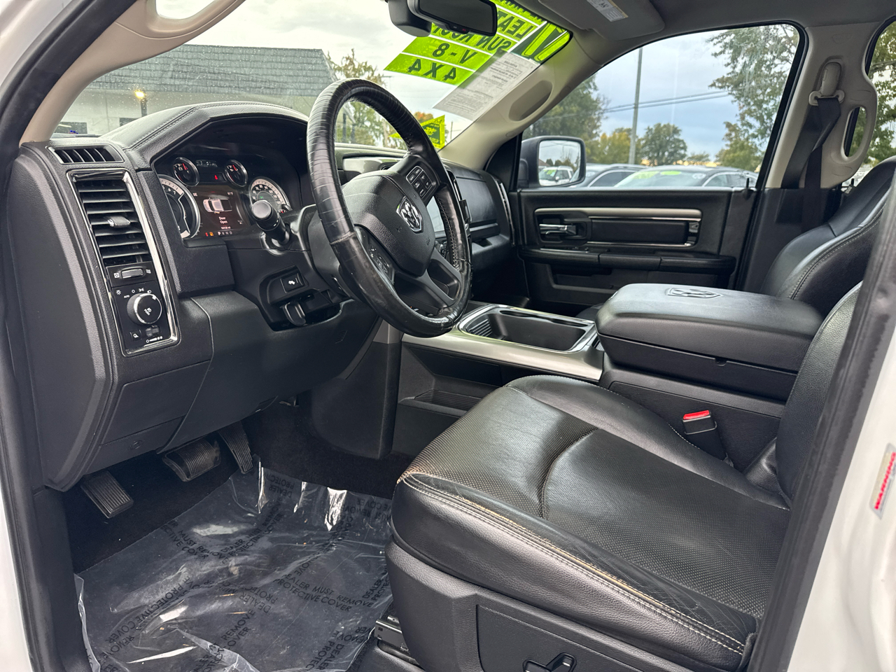 RAM 1500 4WD Crew Cab 140.5" Sport 2017 RAM 1500 4WD Crew Cab 140.5" Sport 2017