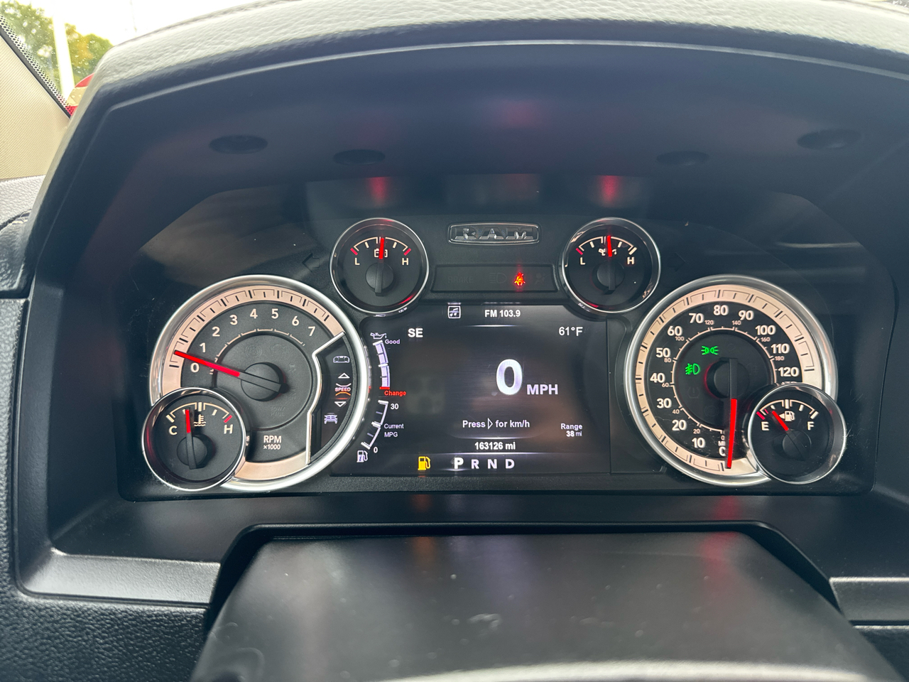 RAM 1500 4WD Crew Cab 140.5" Sport 2017 RAM 1500 4WD Crew Cab 140.5" Sport 2017