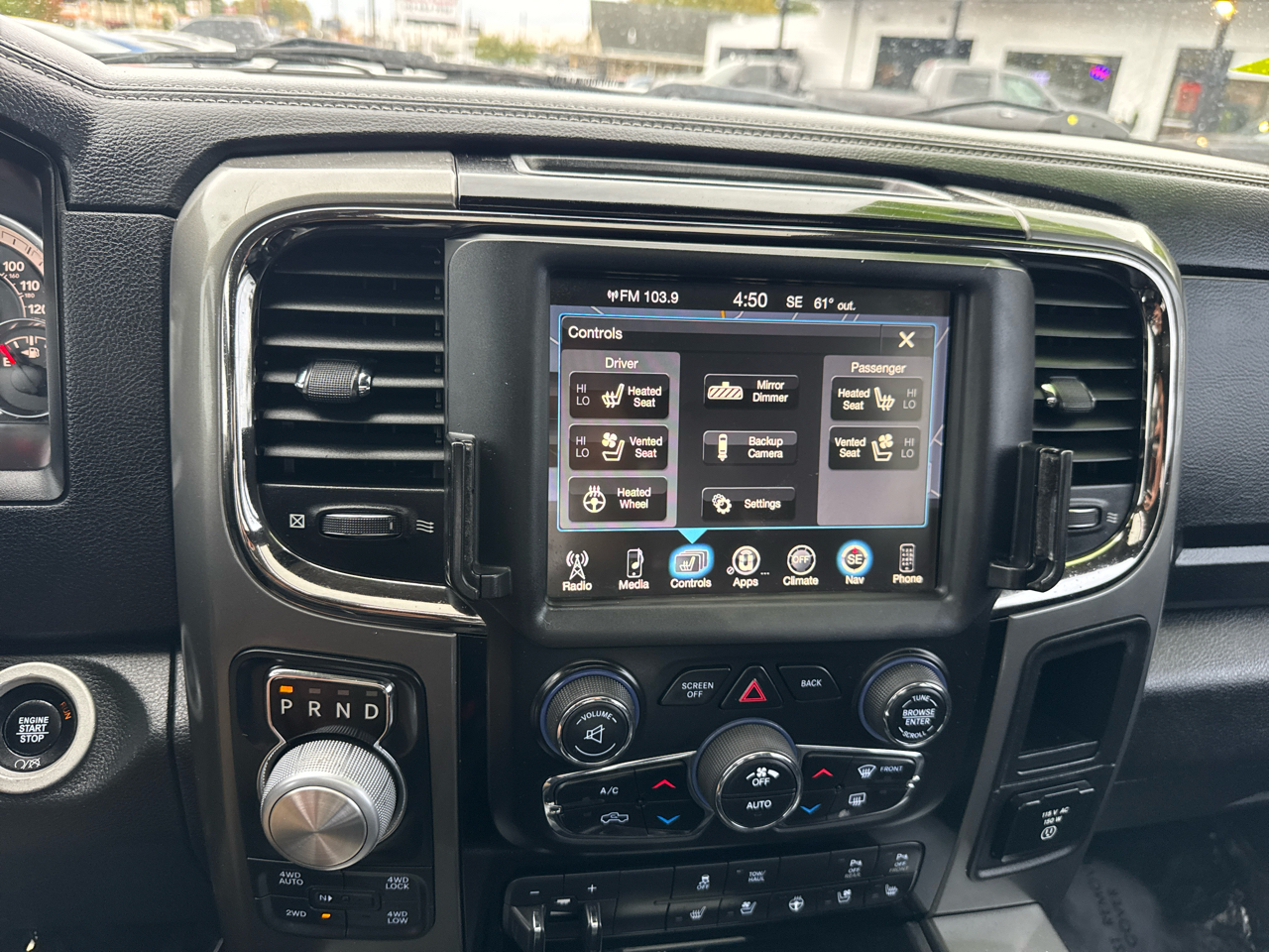 RAM 1500 4WD Crew Cab 140.5" Sport 2017 RAM 1500 4WD Crew Cab 140.5" Sport 2017