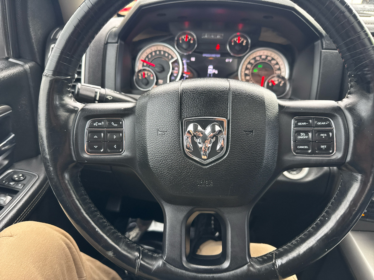 RAM 1500 4WD Crew Cab 140.5" Sport 2017 RAM 1500 4WD Crew Cab 140.5" Sport 2017