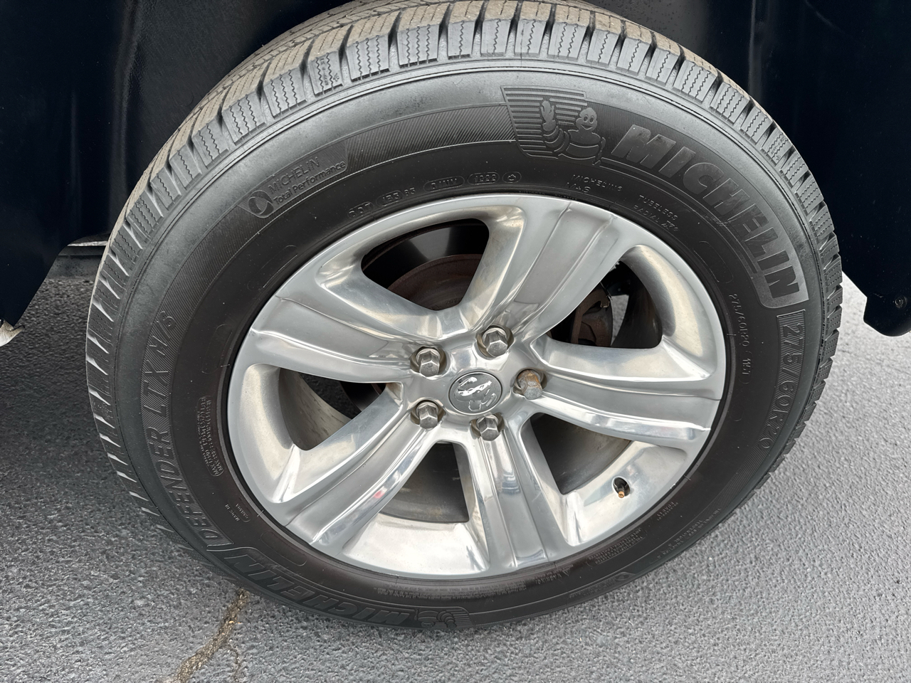 RAM 1500 4WD Crew Cab 140.5" Sport 2017 RAM 1500 4WD Crew Cab 140.5" Sport 2017