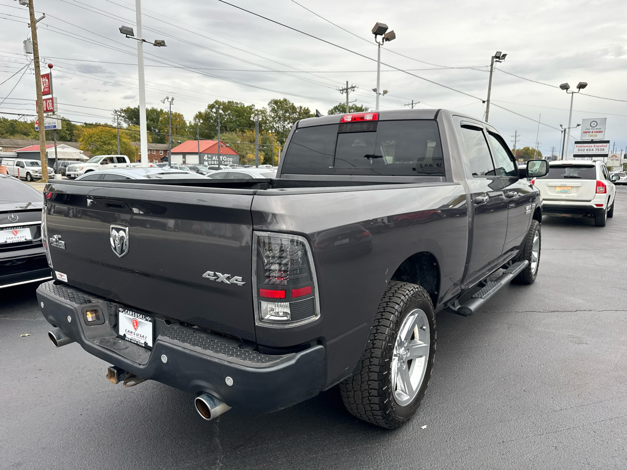 RAM 1500 4WD Crew Cab 140.5" SLT 2016 RAM 1500 4WD Crew Cab 140.5" SLT 2016