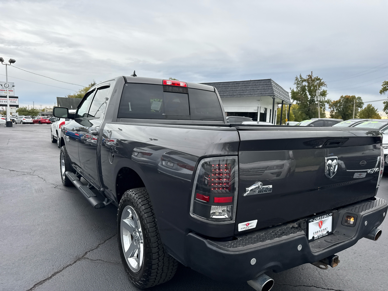 RAM 1500 4WD Crew Cab 140.5" SLT 2016 RAM 1500 4WD Crew Cab 140.5" SLT 2016