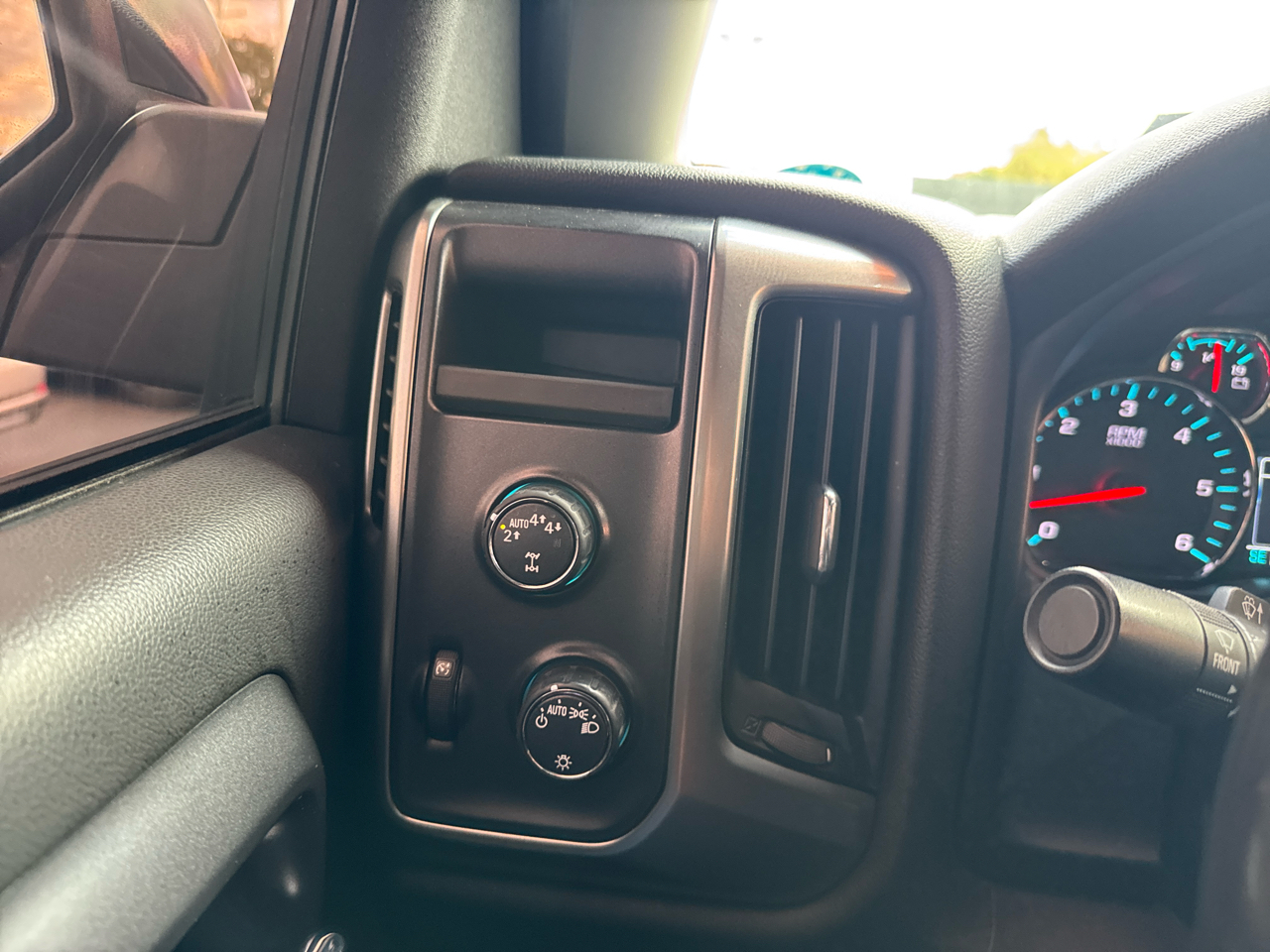 Chevrolet Silverado 1500 1LT Double Cab 4WD 2019 Chevrolet Silverado 1500 1LT Double Cab 4WD 2019