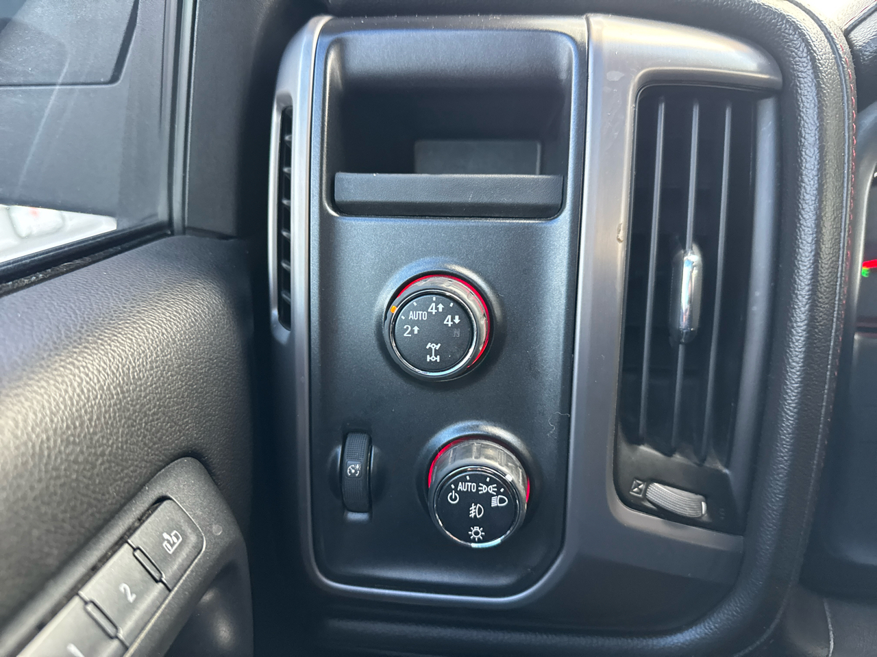 GMC Sierra 1500 4WD Crew Cab 143.5" SLE2 2015 GMC Sierra 1500 4WD Crew Cab 143.5" SLE2 2015