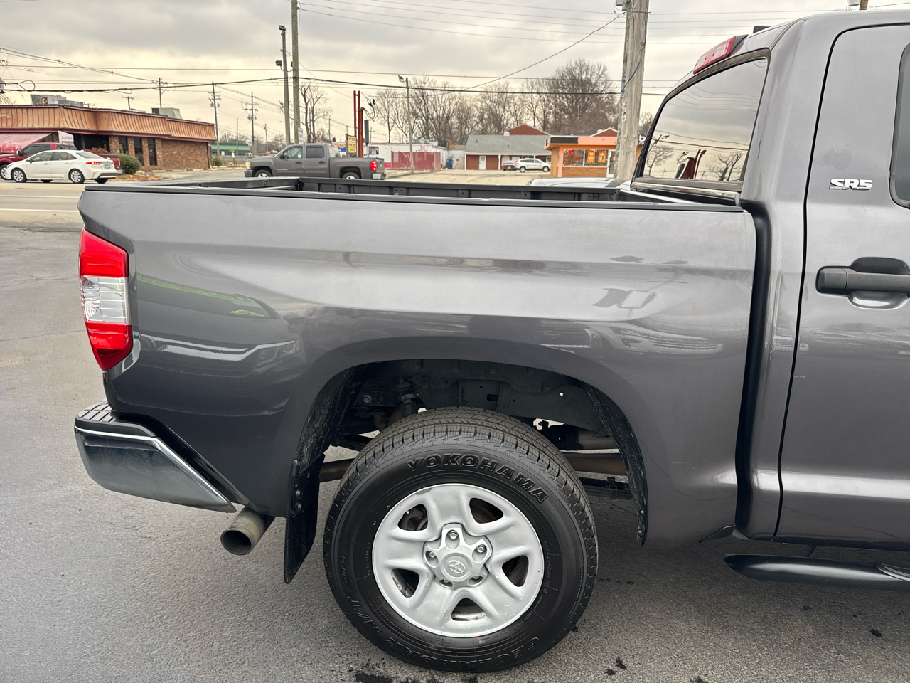 Toyota Tundra SR5 5.7L V8 CrewMax 4WD 2021