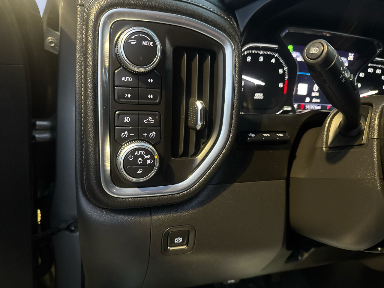 GMC Sierra 1500 Denali Crew Cab Long Box 4WD 2020