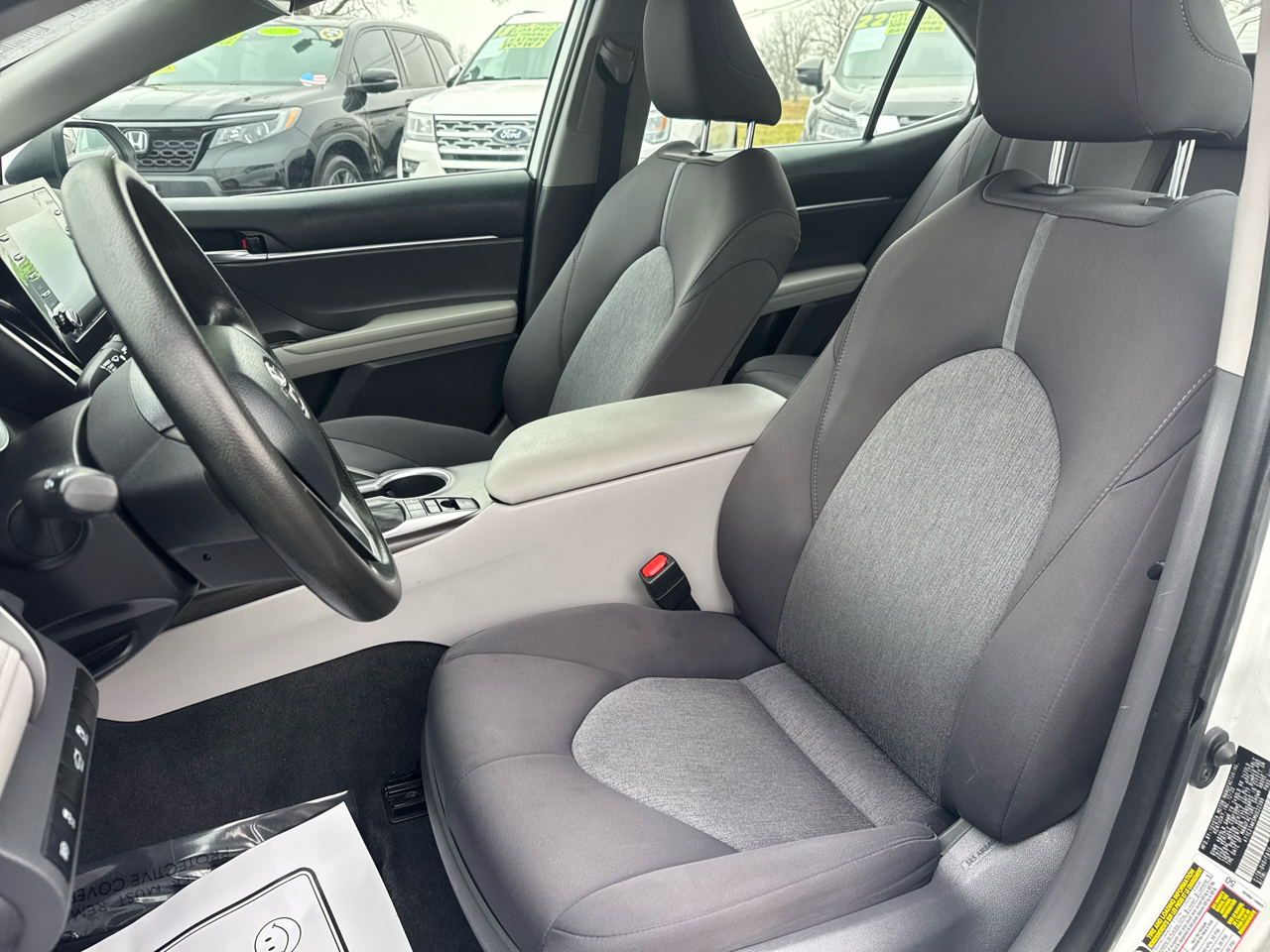 Toyota Camry Hybrid LE 2021