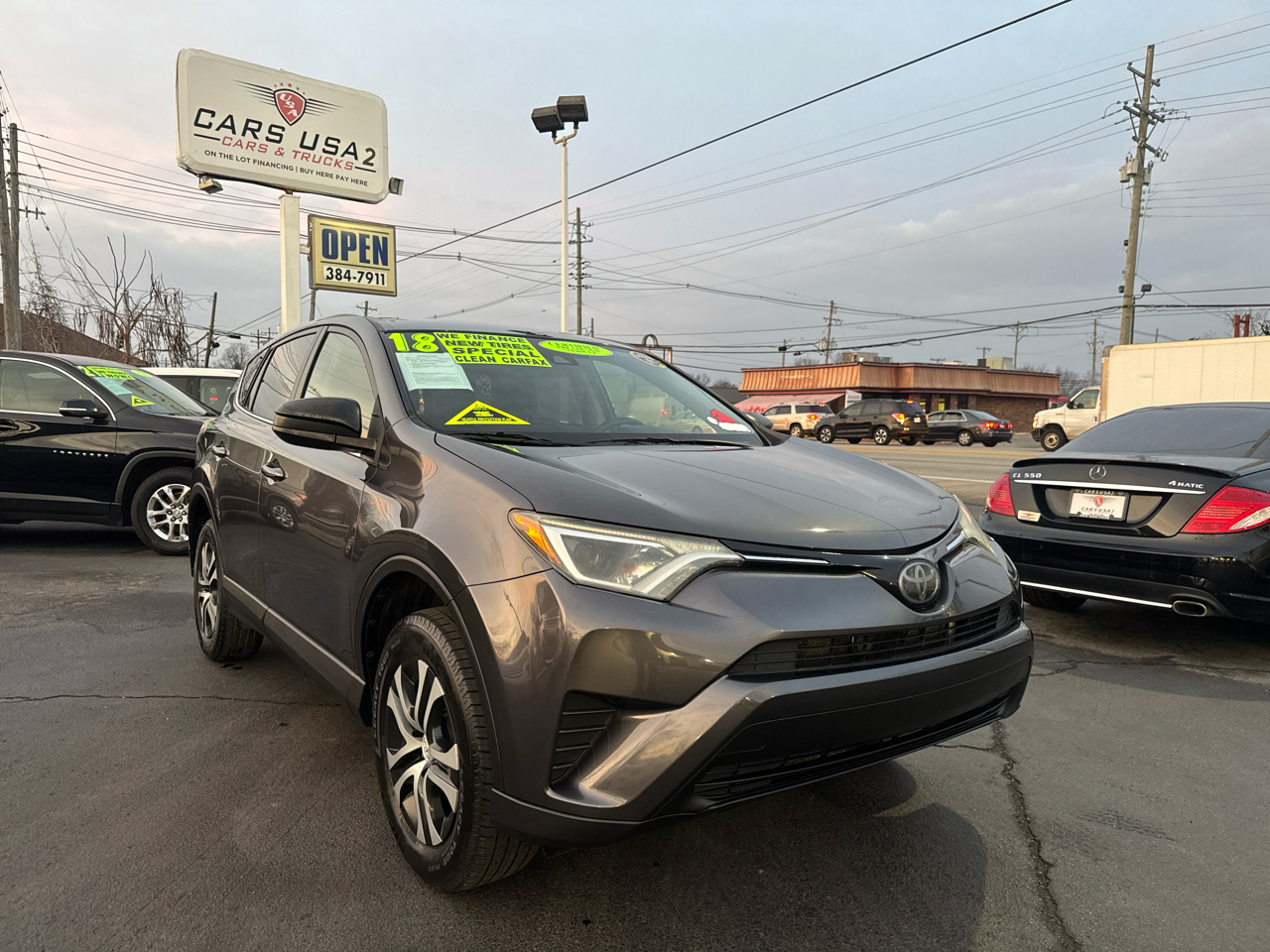 Toyota RAV4 LE AWD 2018