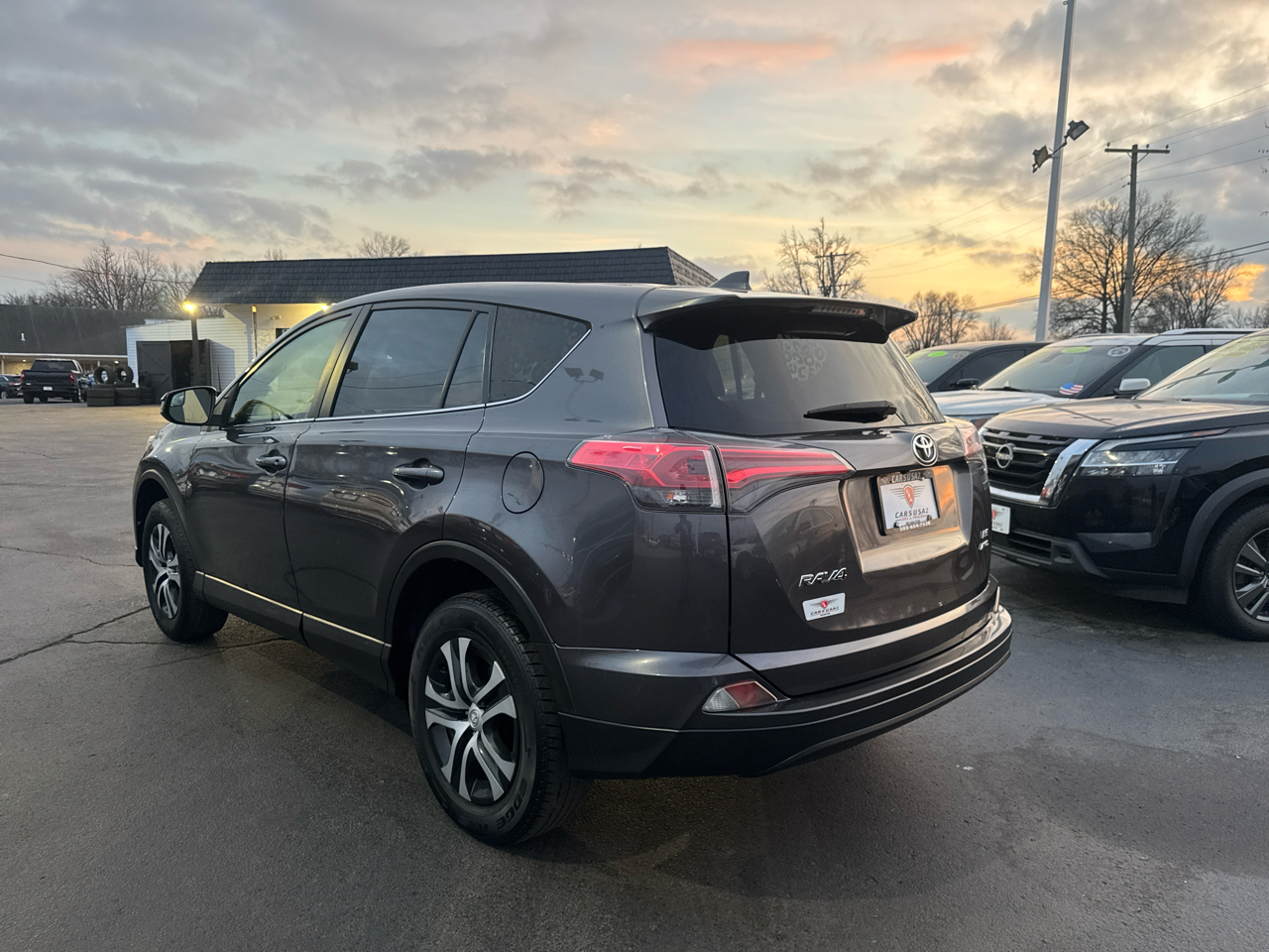 Toyota RAV4 LE AWD 2018