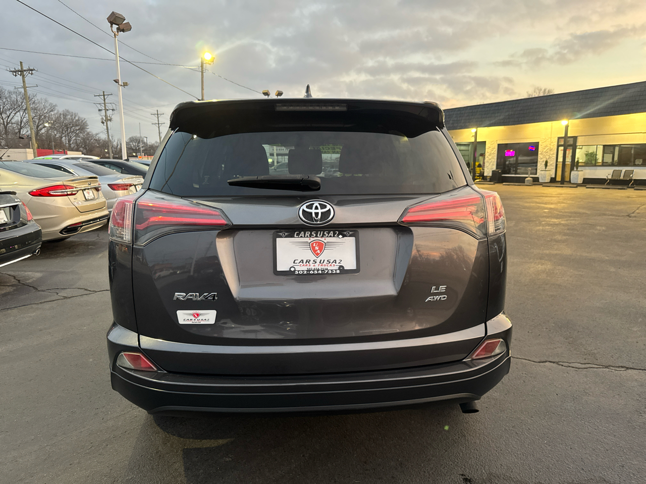 Toyota RAV4 LE AWD 2018