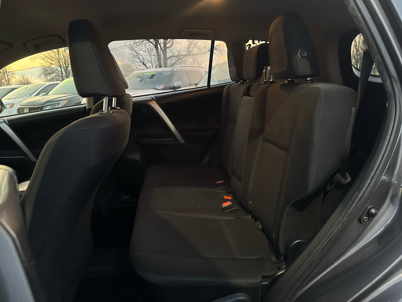 Toyota RAV4 LE AWD 2018