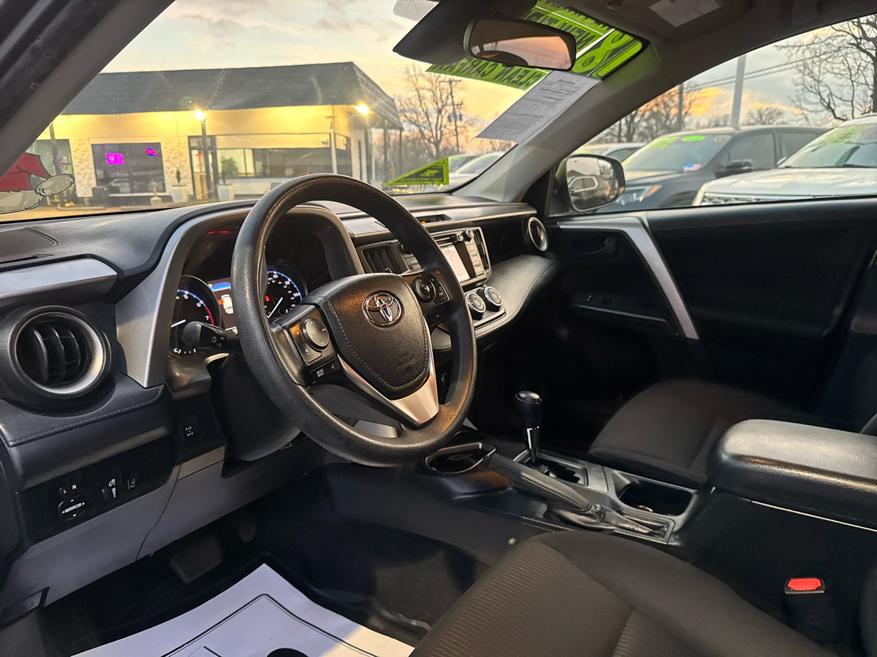 Toyota RAV4 LE AWD 2018