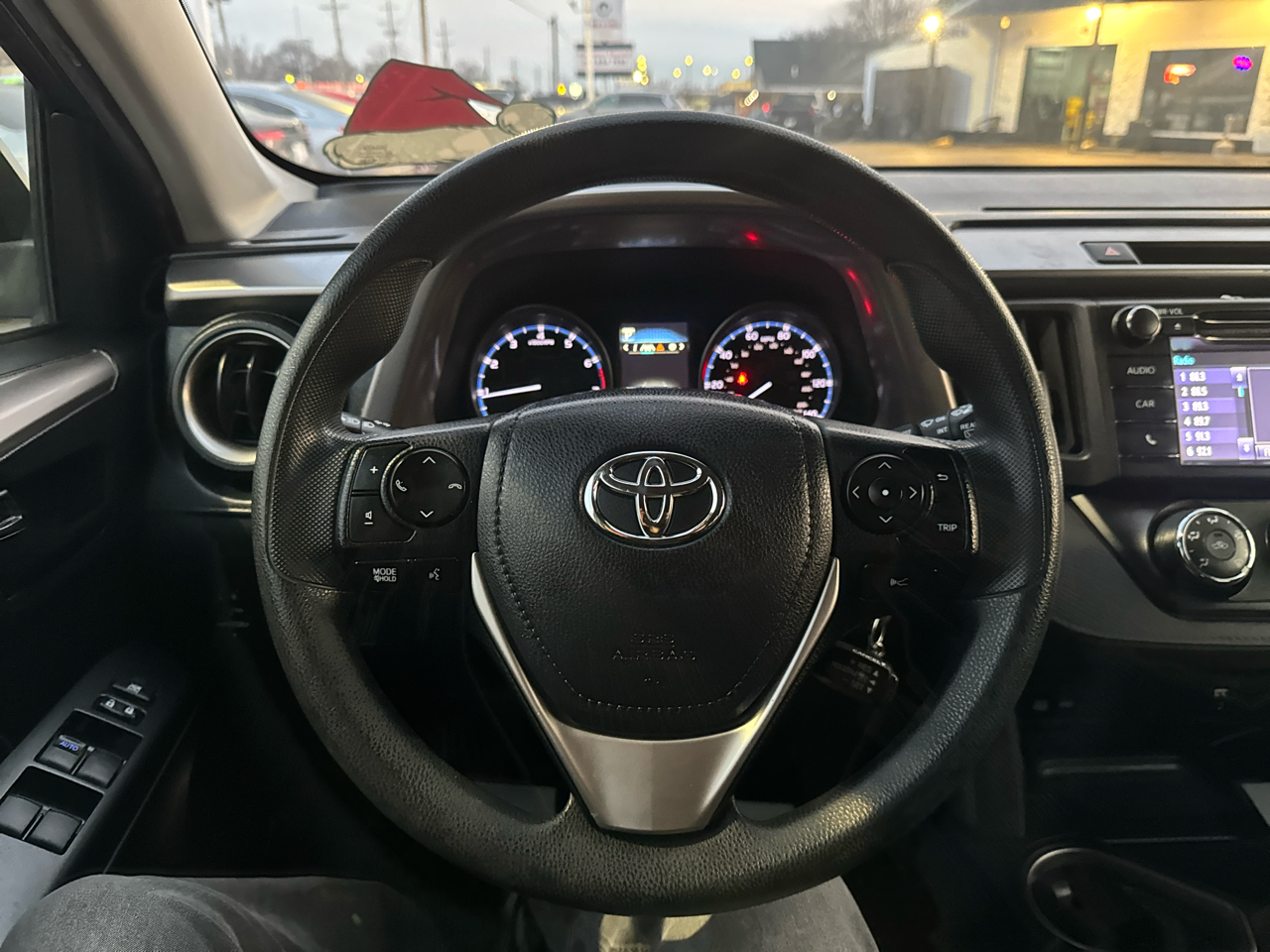 Toyota RAV4 LE AWD 2018