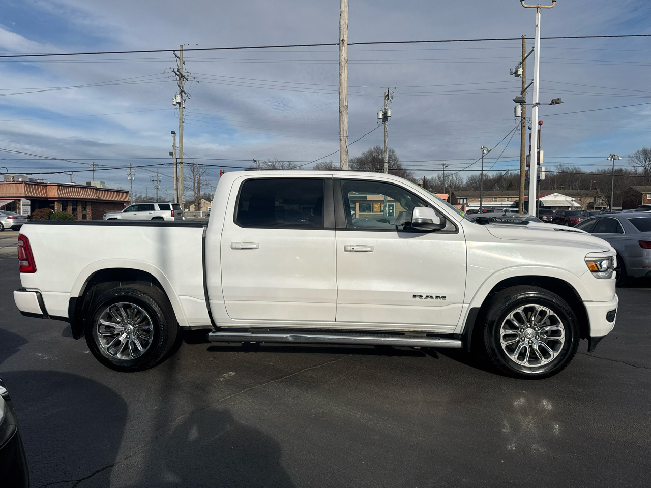 RAM 1500 Laramie Crew Cab SWB 4WD 2019
