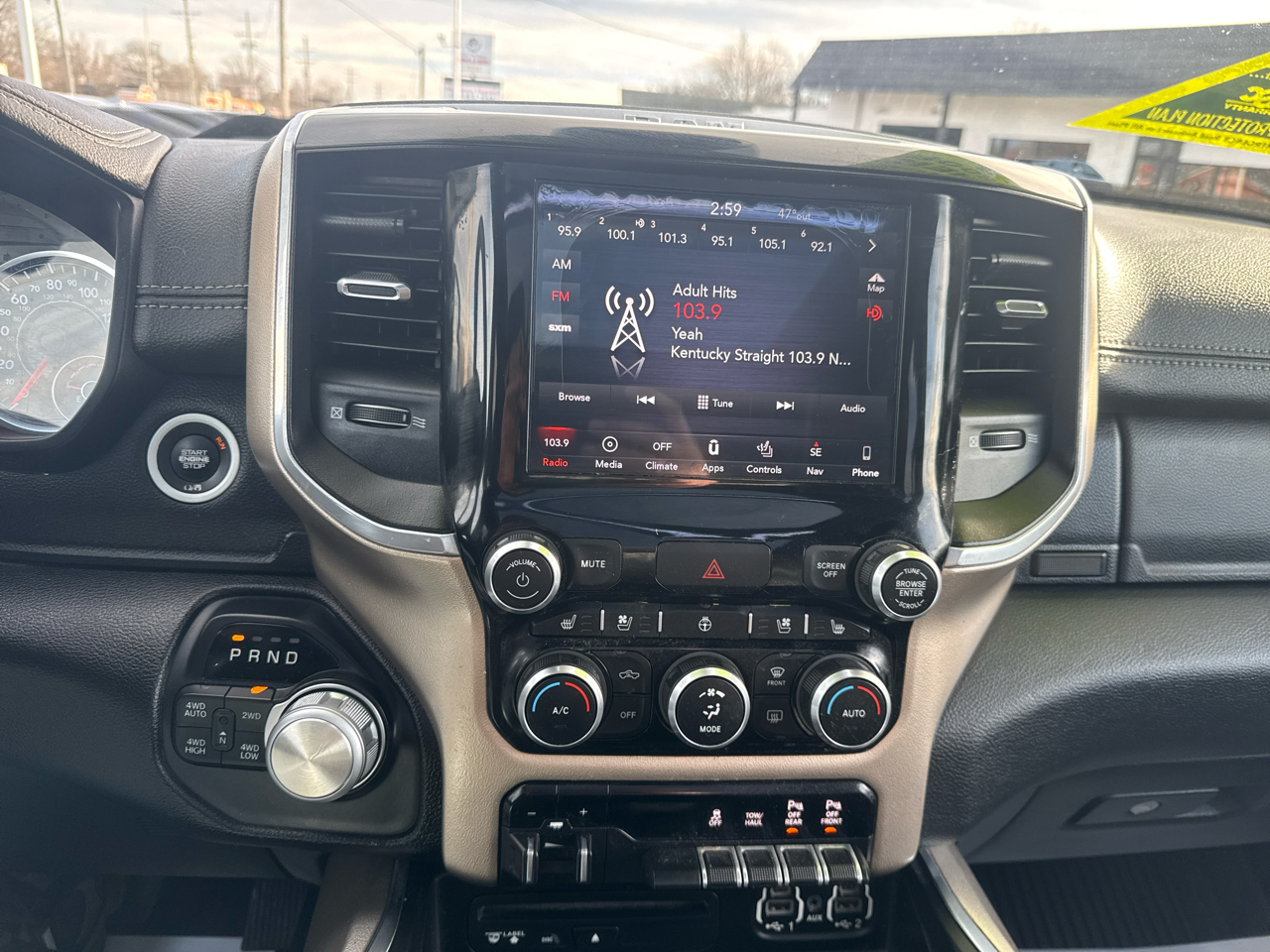 RAM 1500 Laramie Crew Cab SWB 4WD 2019