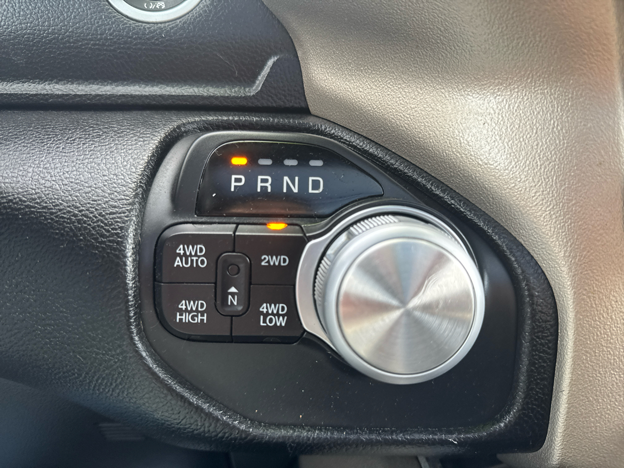 RAM 1500 Laramie Crew Cab SWB 4WD 2019