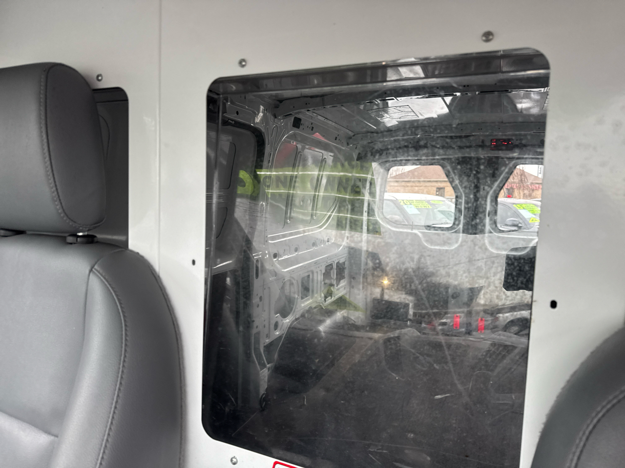 Ford Transit 150 Van Low Roof 60/40 Pass. 130-in. WB 2015