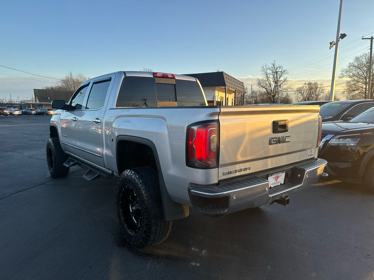 GMC Sierra 1500 4WD Crew Cab 143.5" SLT 2018