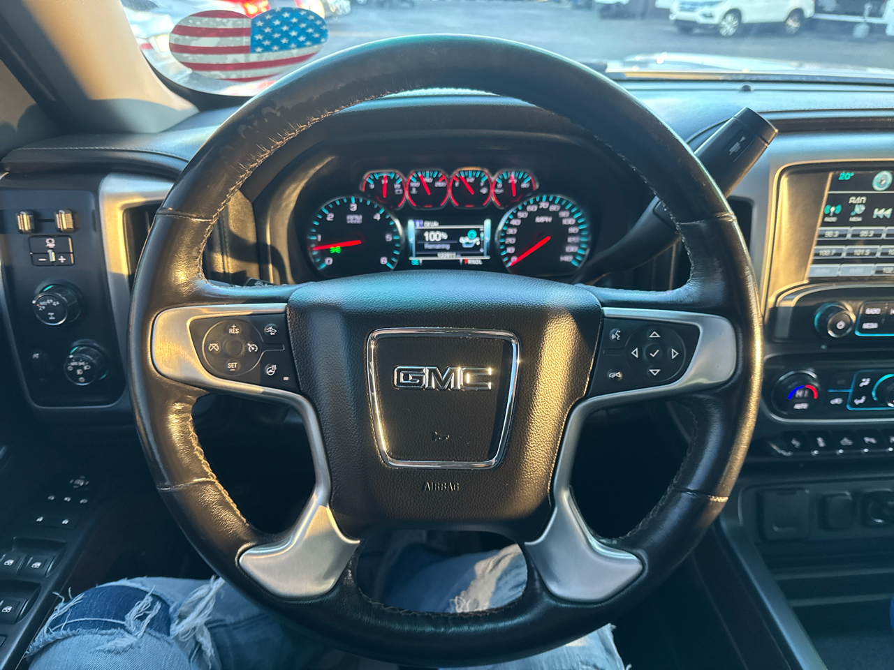 GMC Sierra 1500 4WD Crew Cab 143.5" SLT 2018