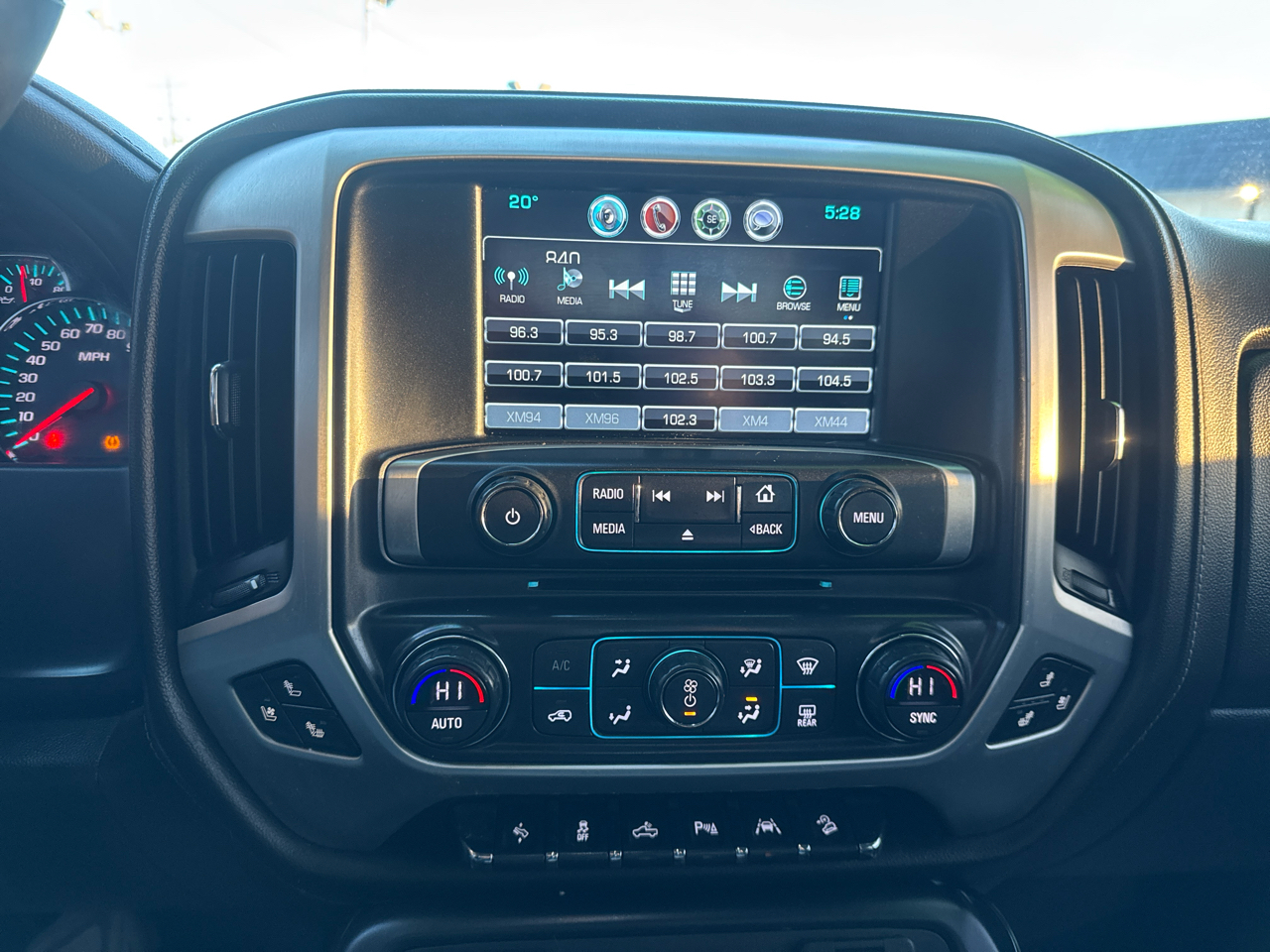 GMC Sierra 1500 4WD Crew Cab 143.5" SLT 2018