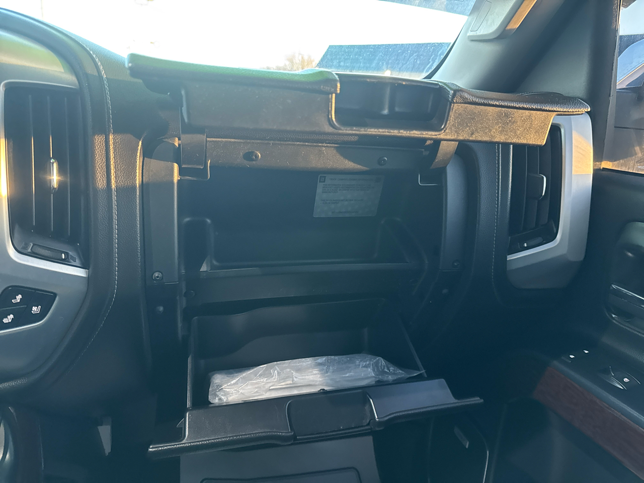 GMC Sierra 1500 4WD Crew Cab 143.5" SLT 2018