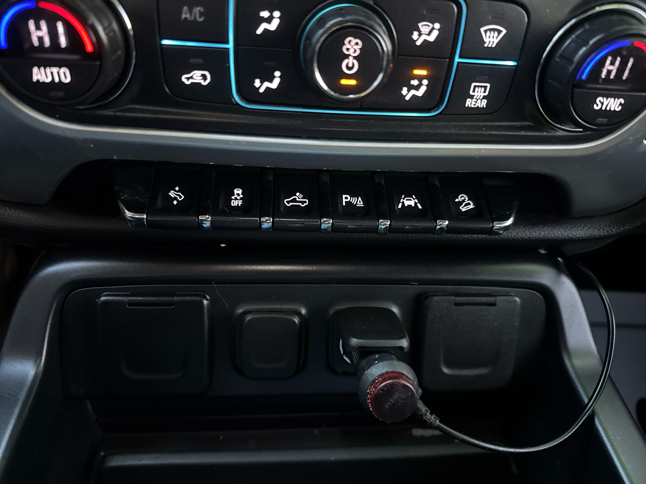 GMC Sierra 1500 4WD Crew Cab 143.5" SLT 2018