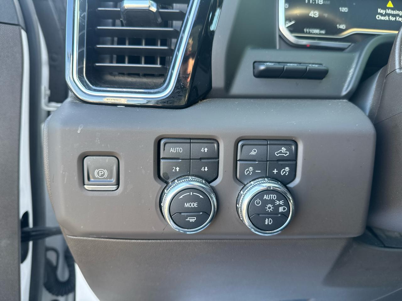 GMC Sierra 1500 Denali Crew Cab Short Box 4WD 2023