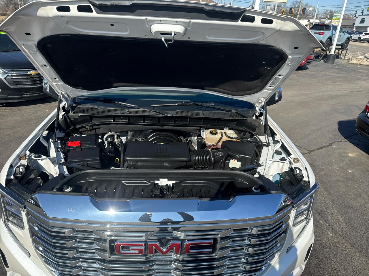 GMC Sierra 1500 Denali Crew Cab Short Box 4WD 2023