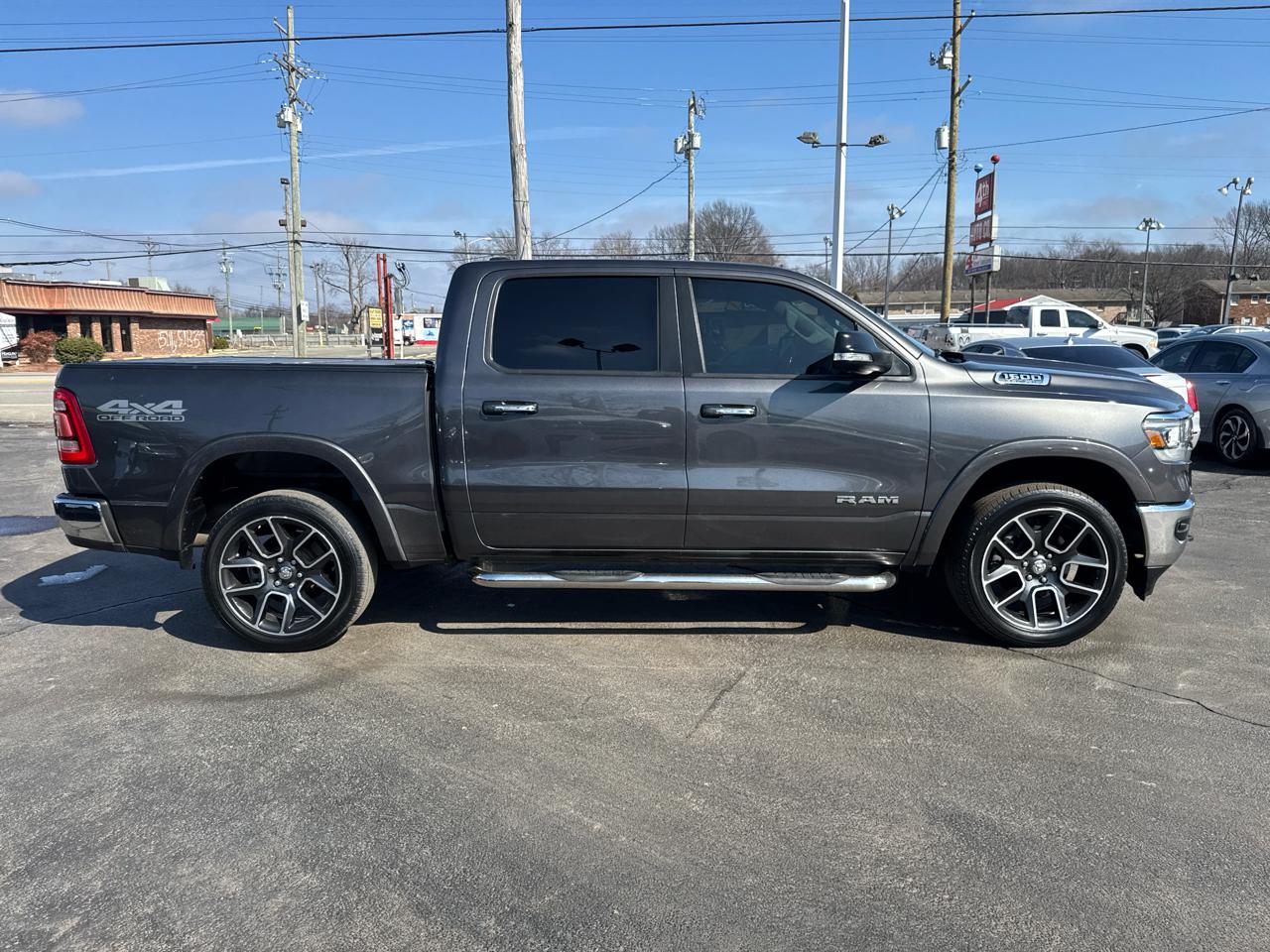 RAM 1500 Laramie Crew Cab SWB 4WD 2019