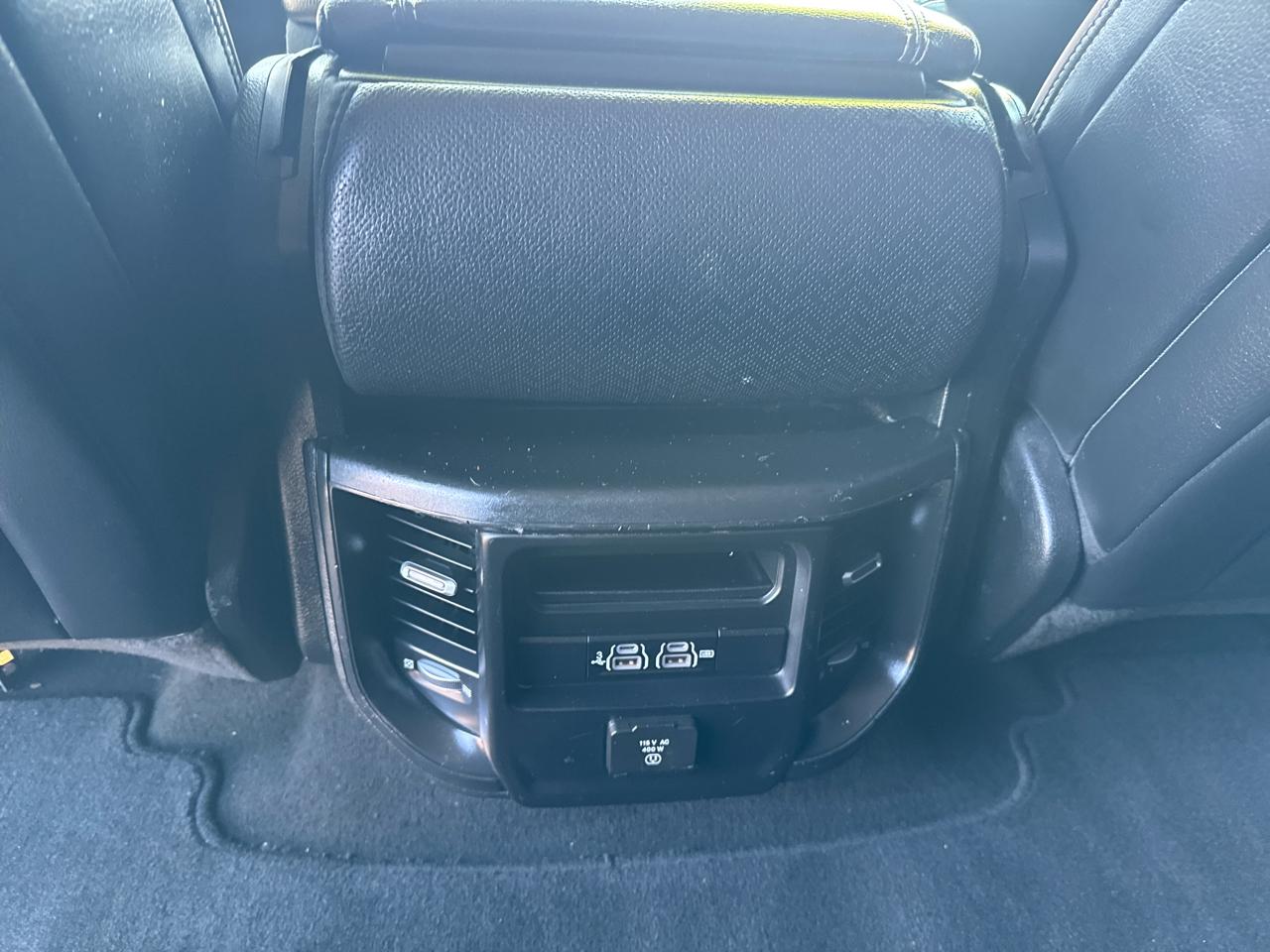 RAM 1500 Laramie Crew Cab SWB 4WD 2019