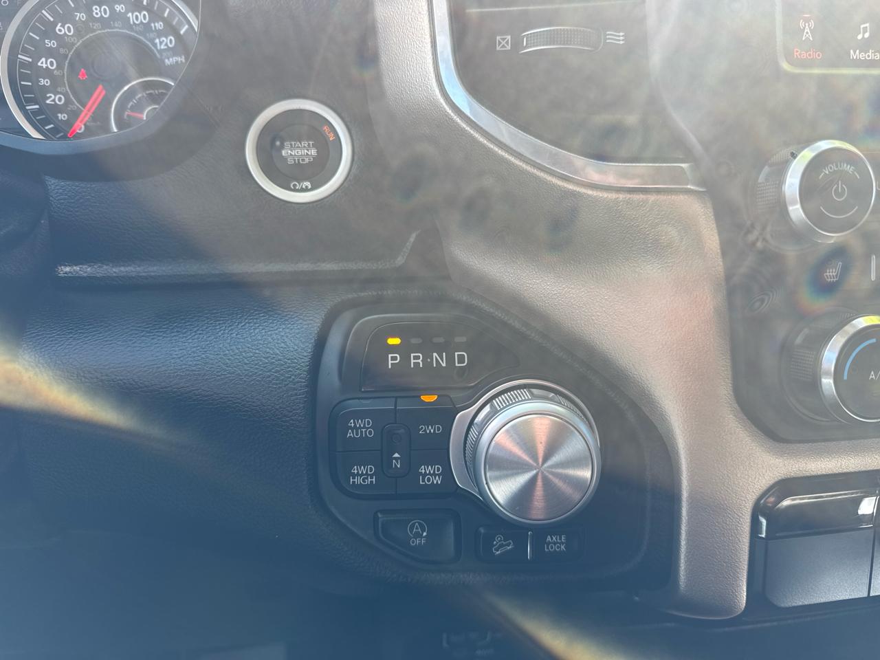 RAM 1500 Laramie Crew Cab SWB 4WD 2019