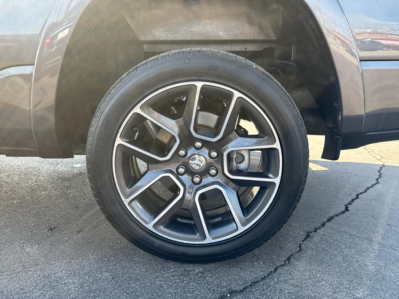 RAM 1500 Laramie Crew Cab SWB 4WD 2019