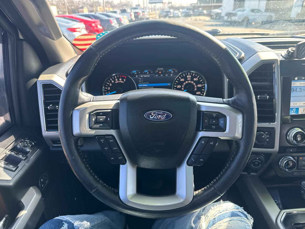 Ford F-150 4WD SuperCab 163" Lariat 2017