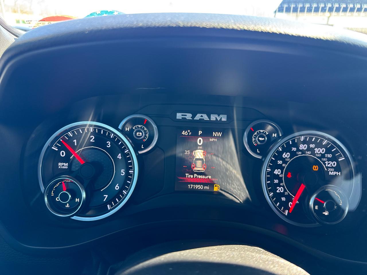 RAM 1500 Big Horn Crew Cab SWB 4WD 2019