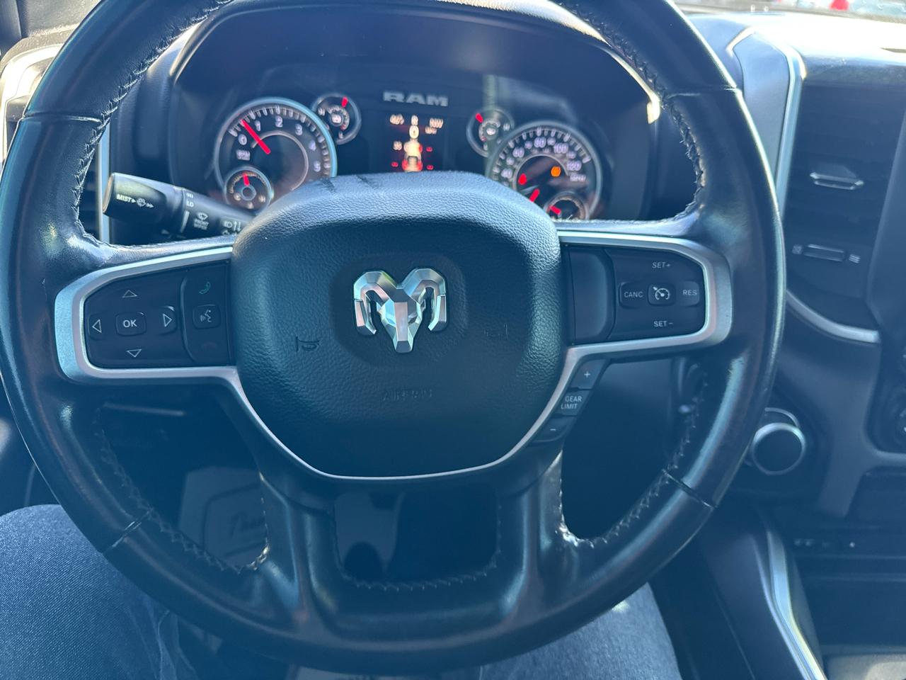 RAM 1500 Big Horn Crew Cab SWB 4WD 2019