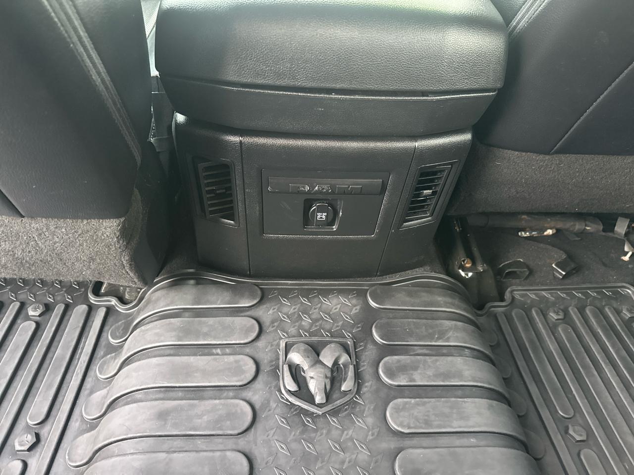 RAM 1500 4WD Crew Cab 149" Sport 2018