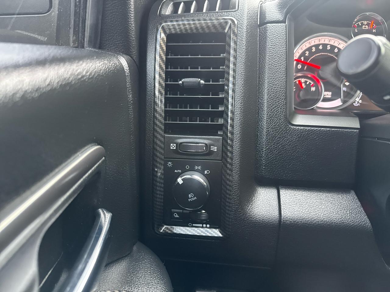 RAM 1500 4WD Crew Cab 149" Sport 2018