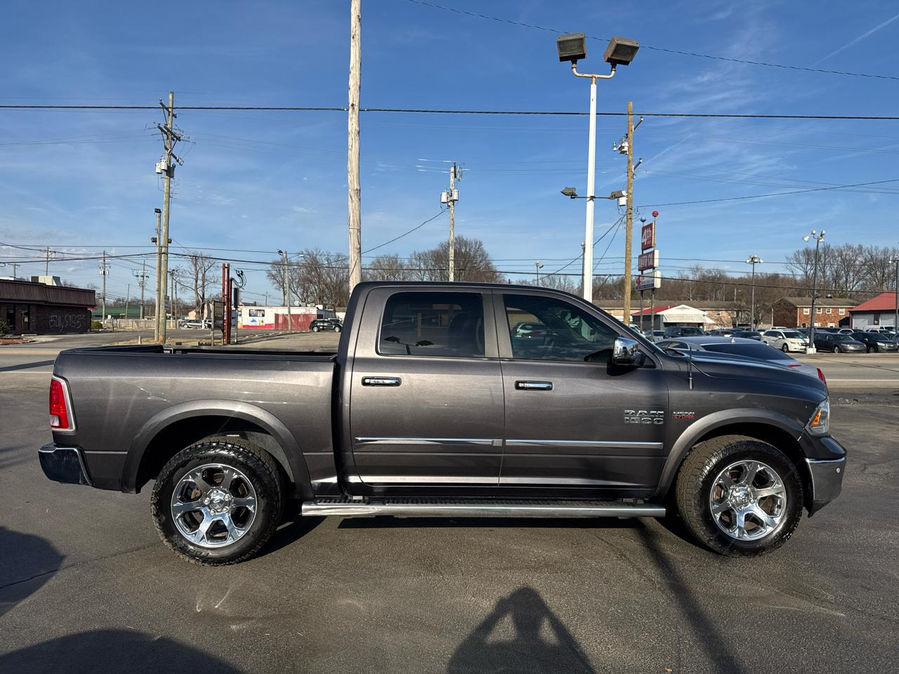 RAM 1500 Laramie Crew Cab SWB 4WD 2016
