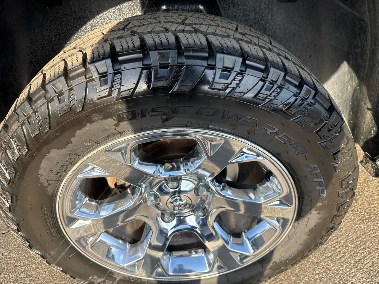 RAM 1500 Laramie Crew Cab SWB 4WD 2016